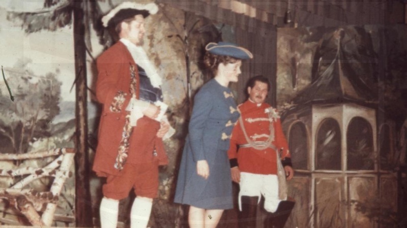 Datei:VH Hans Uta Helmut.jpg